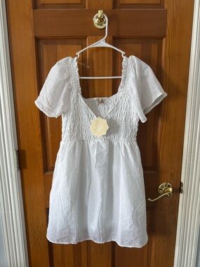 White Smocked Short-Sleeve Casual Dress